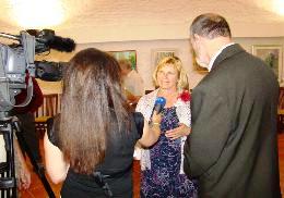 TV Interview im Schlosskeller bei der Ausstellung